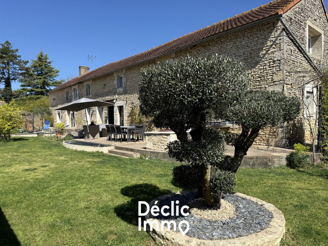House in Vouillé, Nouvelle-Aquitaine, France 1 - 17873032
