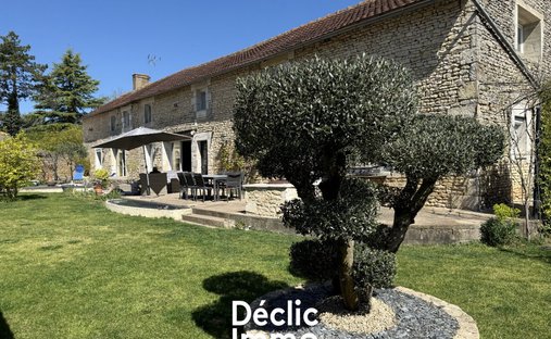House in Vouillé, Nouvelle-Aquitaine, France 1