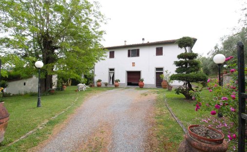 Country House in Peccioli, Tuscany, Italy 1