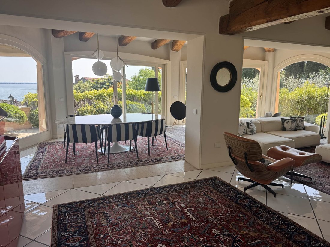 Villa in Hill Zone, Padenghe sul Garda, Lombardy 1 - 17876078