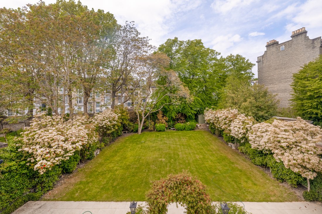 House in Holland Park, Kensington And Chelsea, England 2 - 17049511