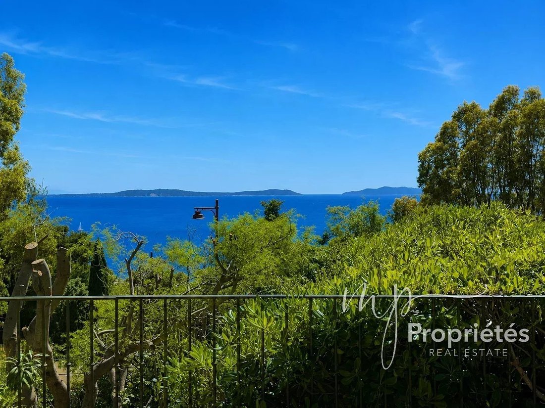 House in Rayol-Canadel-sur-Mer, Provence-Alpes-Côte d'Azur, France 5 - 17873638