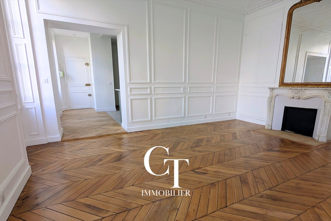 Apartment in Domaine National du Château, Versailles, France 2 - 17875762