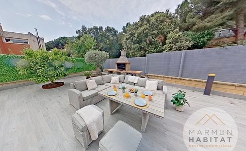 Chalet in Canet De Mar, Catalonia, Spain 1