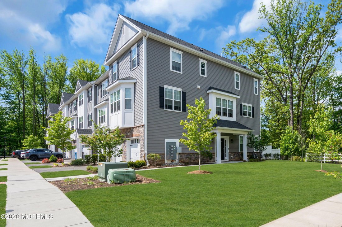 Condo in North Middletown, New Jersey, United States 2 - 17859795