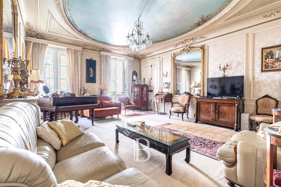 Apartment in Elysées-Madeleine, Paris 8e Arrondissement, Paris 2 - 17885198