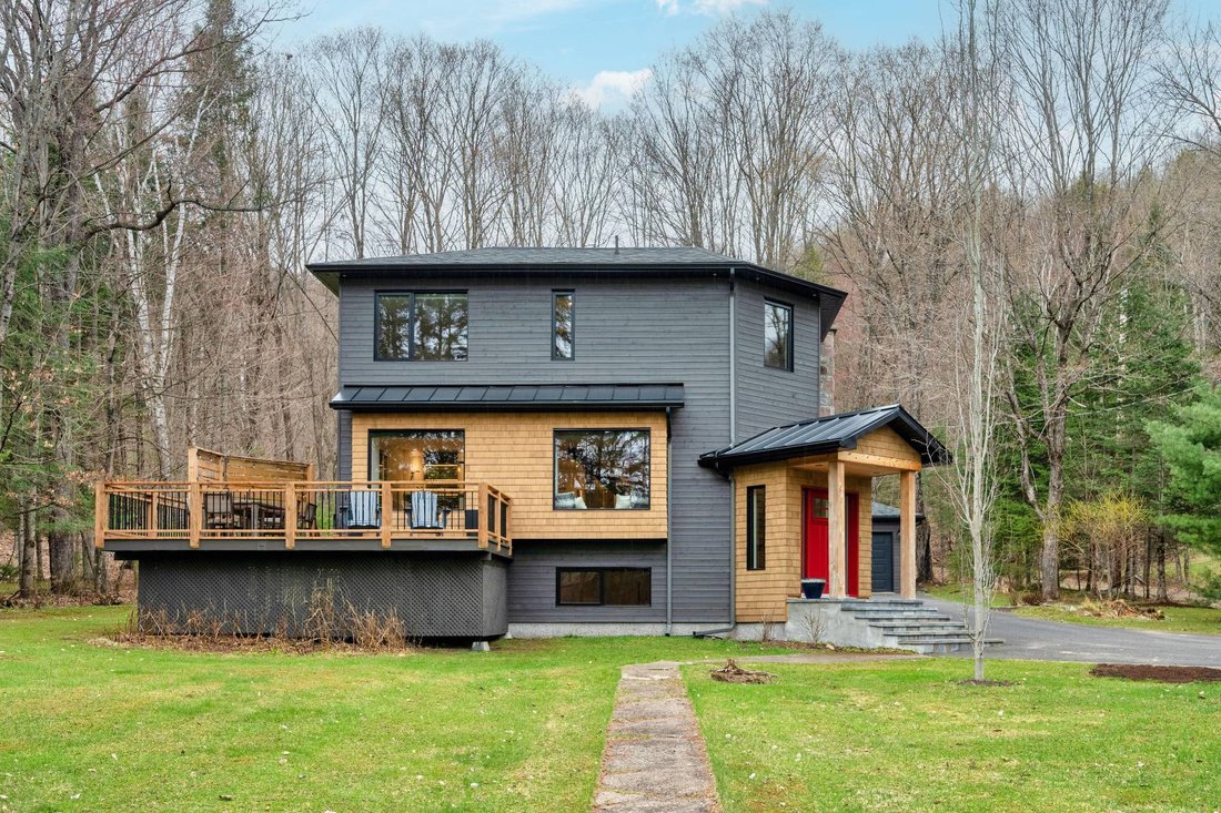 House in Mont-Tremblant, Quebec, Canada 4 - 17884907