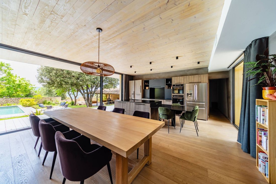 House in Lacoste, Provence-Alpes-Côte d'Azur, France 3 - 17875792