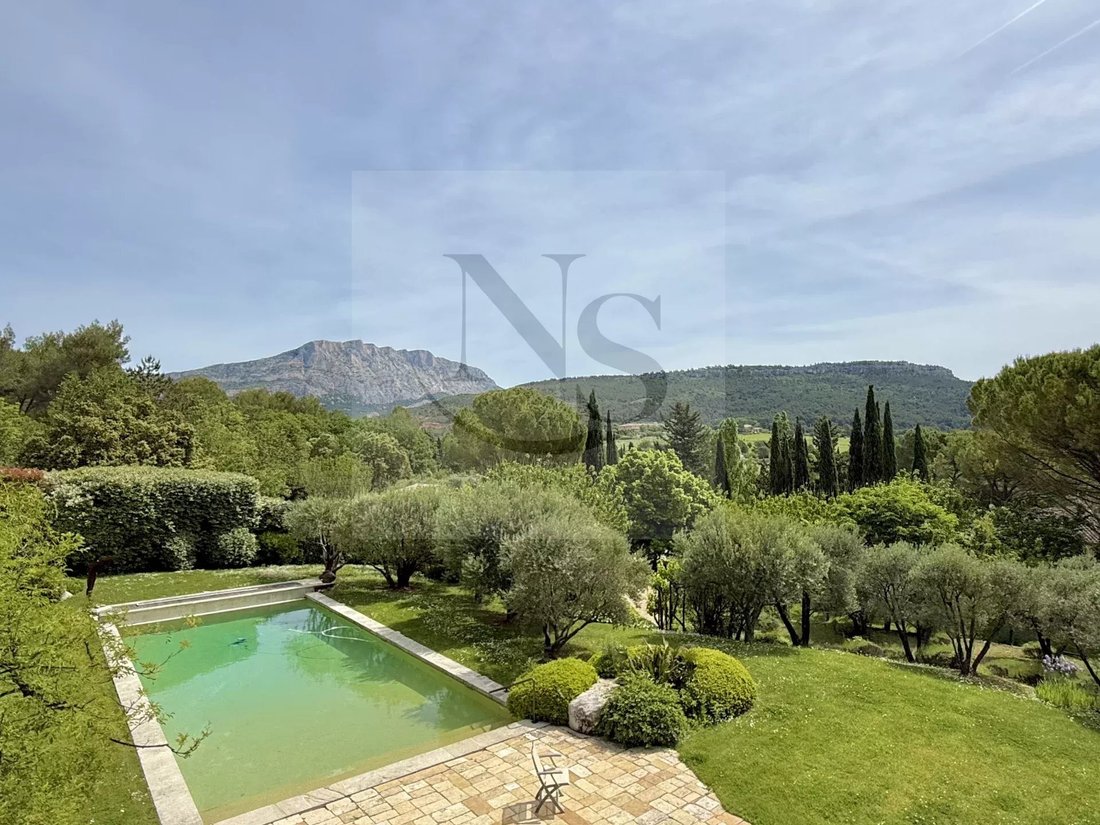 Estate in Le Tholonet, Provence-Alpes-Côte d'Azur, France 1 - 17881502