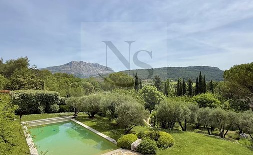 Estate in Le Tholonet, Provence-Alpes-Côte d'Azur, France 1