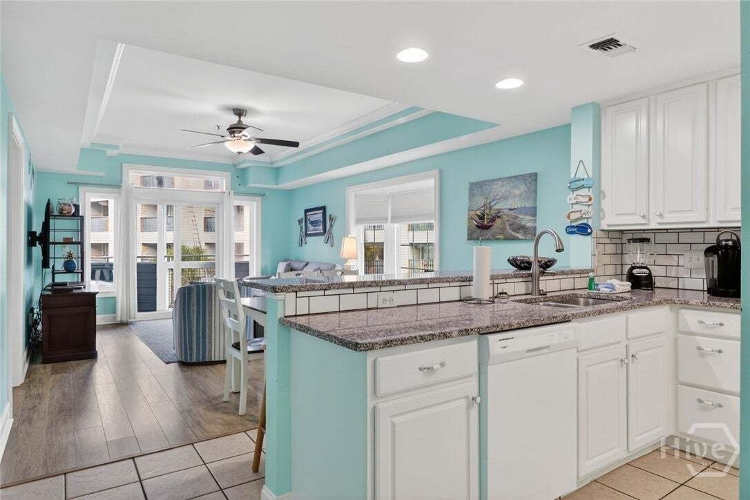 Condo in Tybee Island, Georgia, United States 2 - 16771020