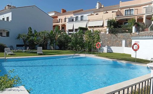 Stadthaus in Estepona, Andalusien, Spanien 1