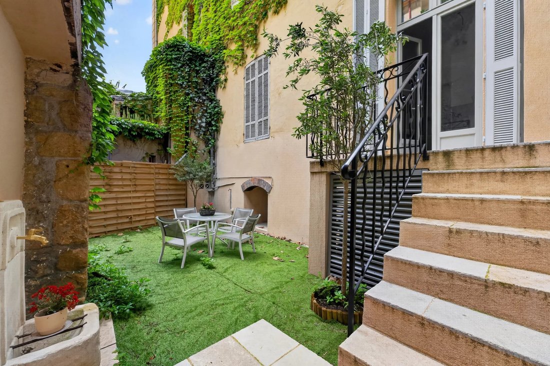 Apartment in Comtale-Cente-Cours Mirabeau, Aix-en-Provence, France 4 - 17103834