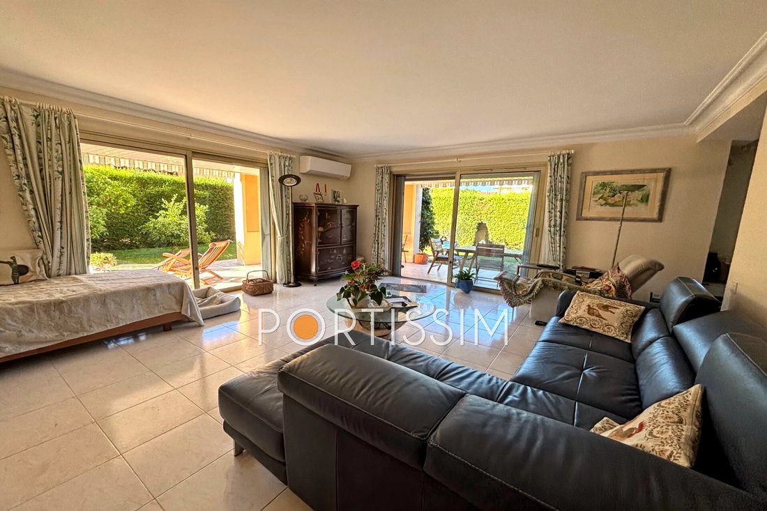 Apartment in Saint-Laurent-du-Var, Provence-Alpes-Côte d'Azur, France 3 - 17872986