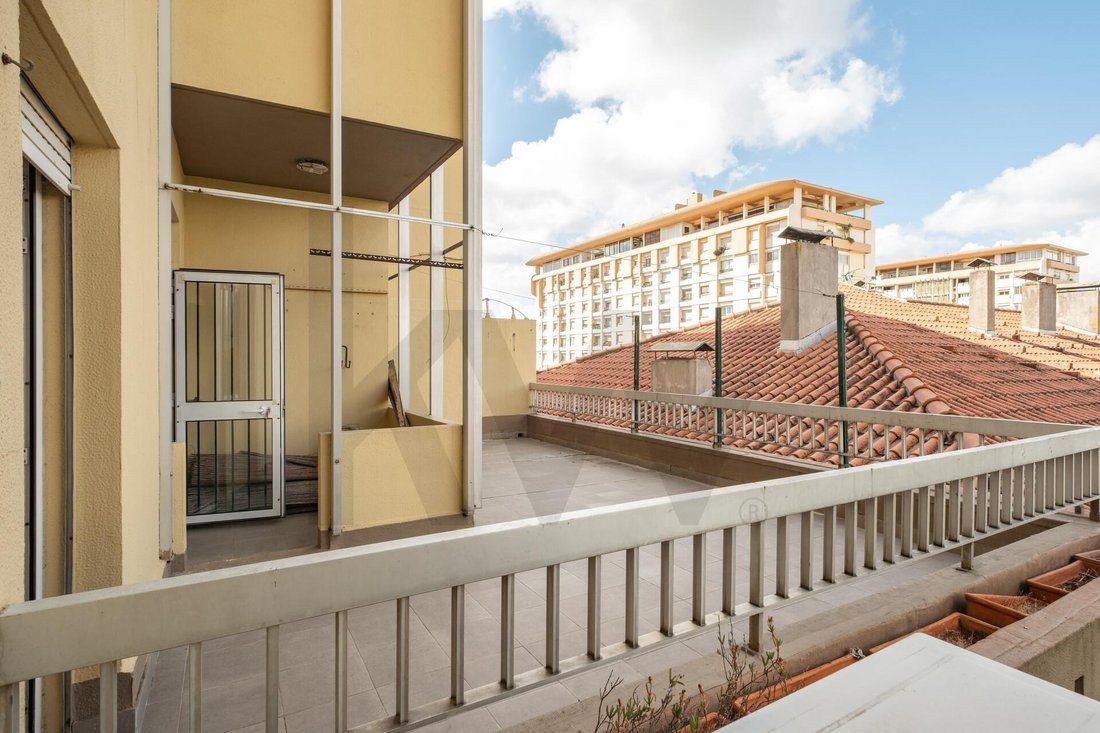 Apartment in Avenidas Novas, Lisbon, Portugal 1 - 17874187