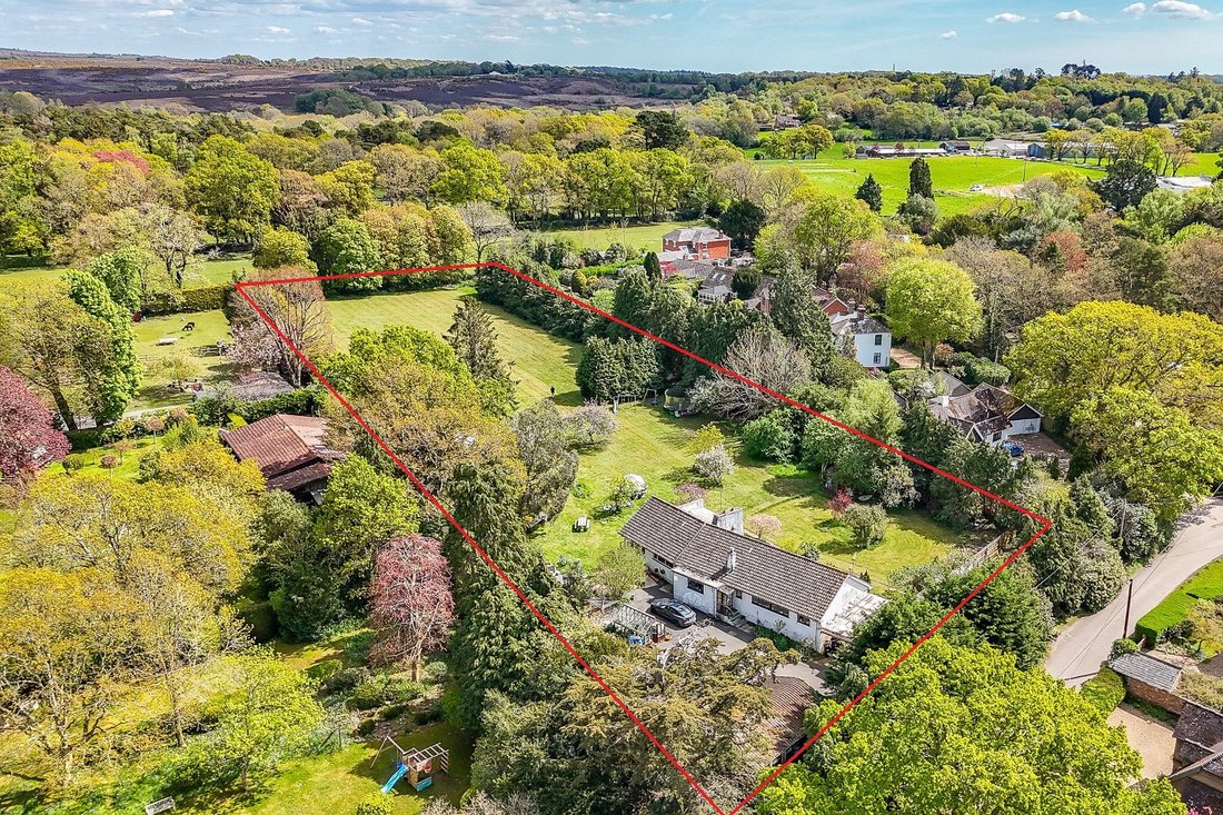 House in Ringwood, England 2 - 17874982