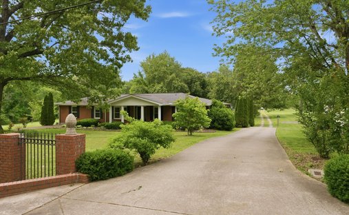 House in Greenbrier, Tennessee, United States 1