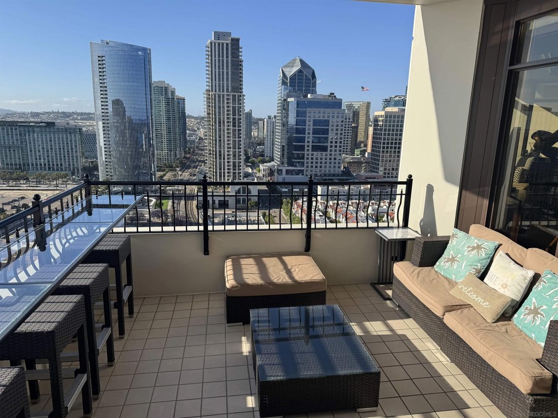 Condo in San Diego, California, United States 5 - 17876156