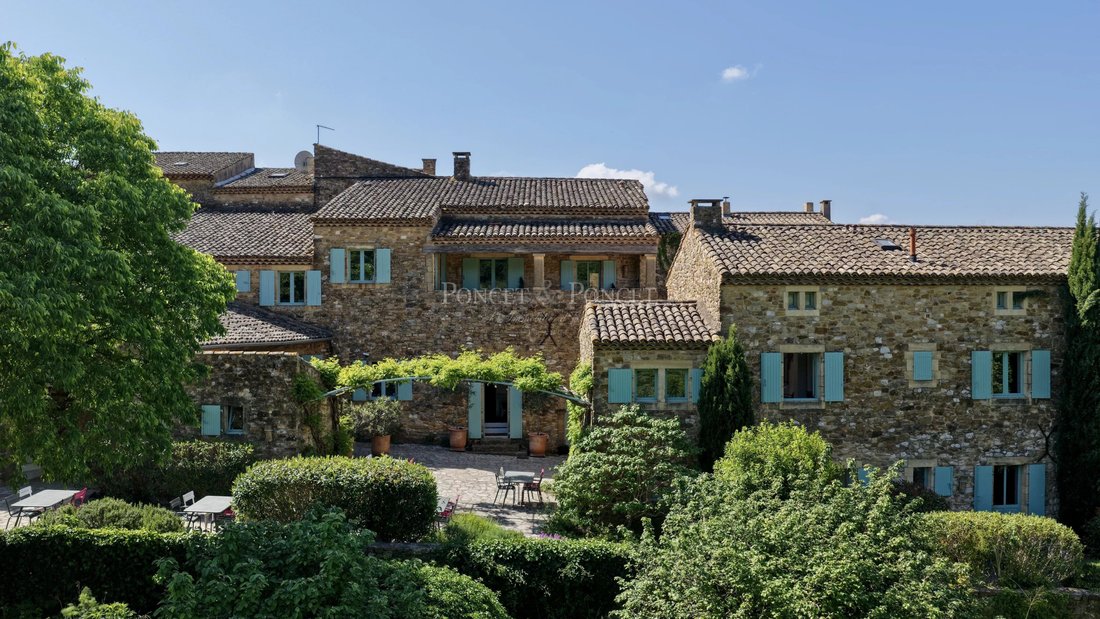 Estate in Uzès, Occitania, France 4 - 17881495
