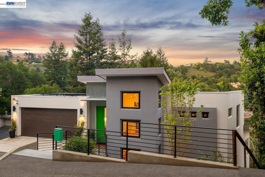 House in Alameda, California, United States 1 - 17877225