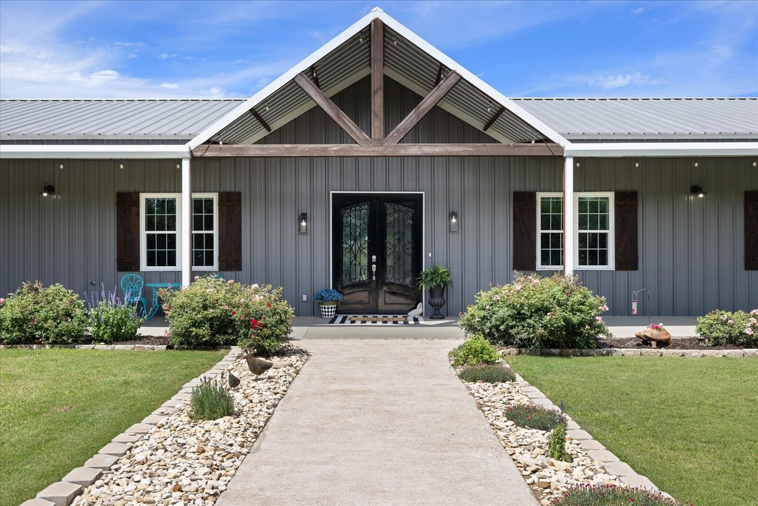 House in Cleburne, Texas, United States 2 - 17880191