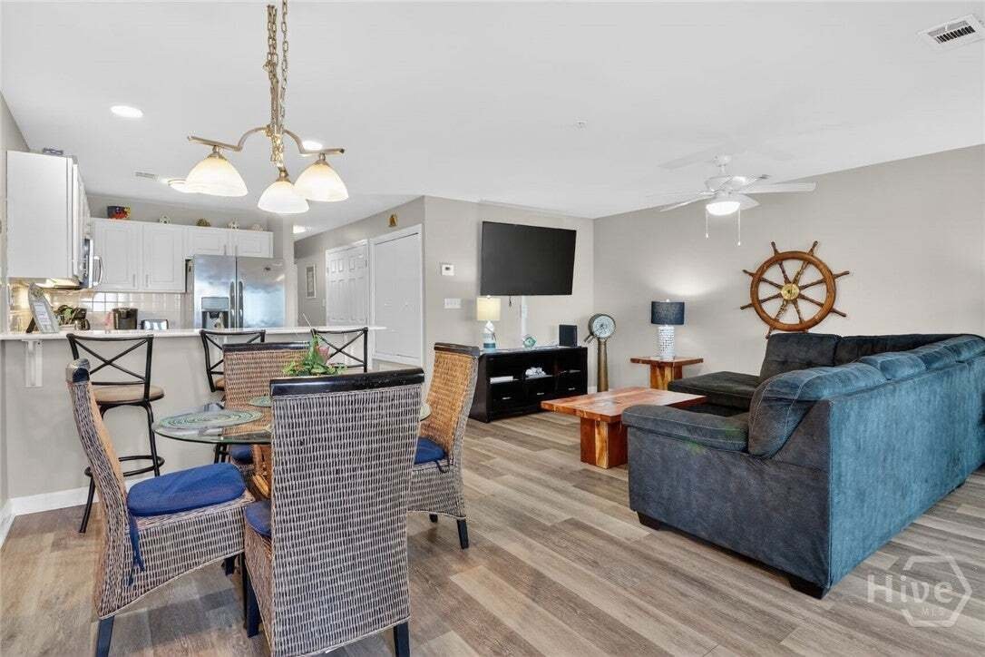 Condo in Tybee Island, Georgia, United States 3 - 17874496