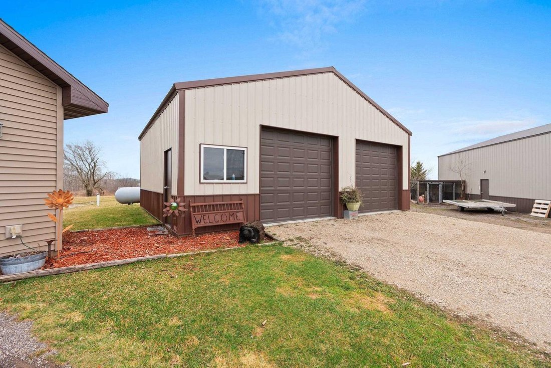 House in Manawa, Wisconsin, United States 3 - 17879199