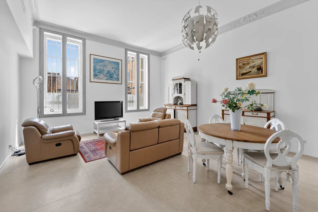 Apartment in Comtale-Cente-Cours Mirabeau, Aix-en-Provence, France 3 - 17103834