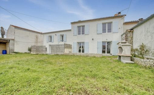 House in Saint-Palais-sur-Mer, Nouvelle-Aquitaine, France 1