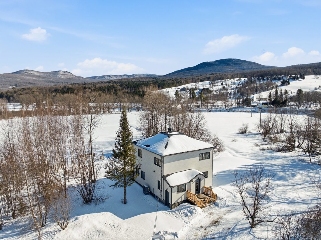 House in Sutton, Quebec, Canada 1 - 17283449