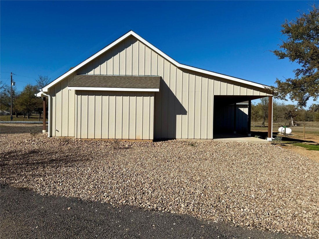 House in Elgin, Texas, United States 4 - 17872079