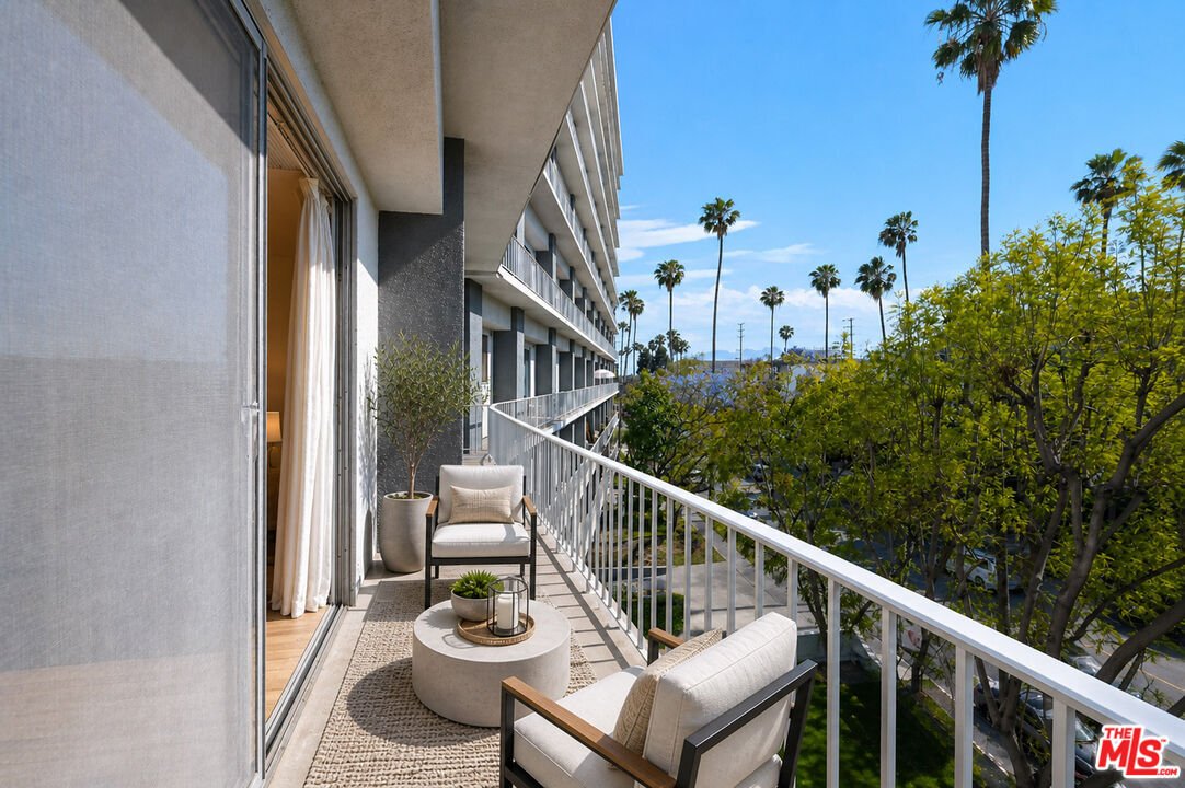 West Hollywood, California, United States 1 - 17872976