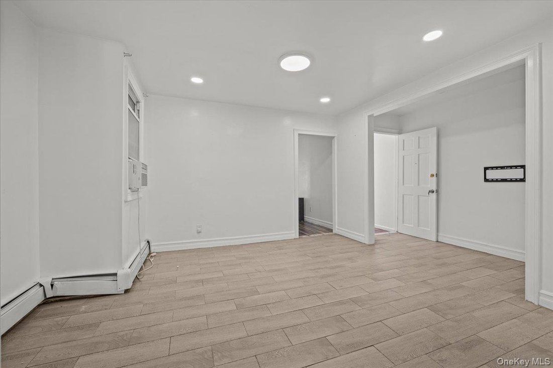 House in New York, New York, United States 5 - 17887141