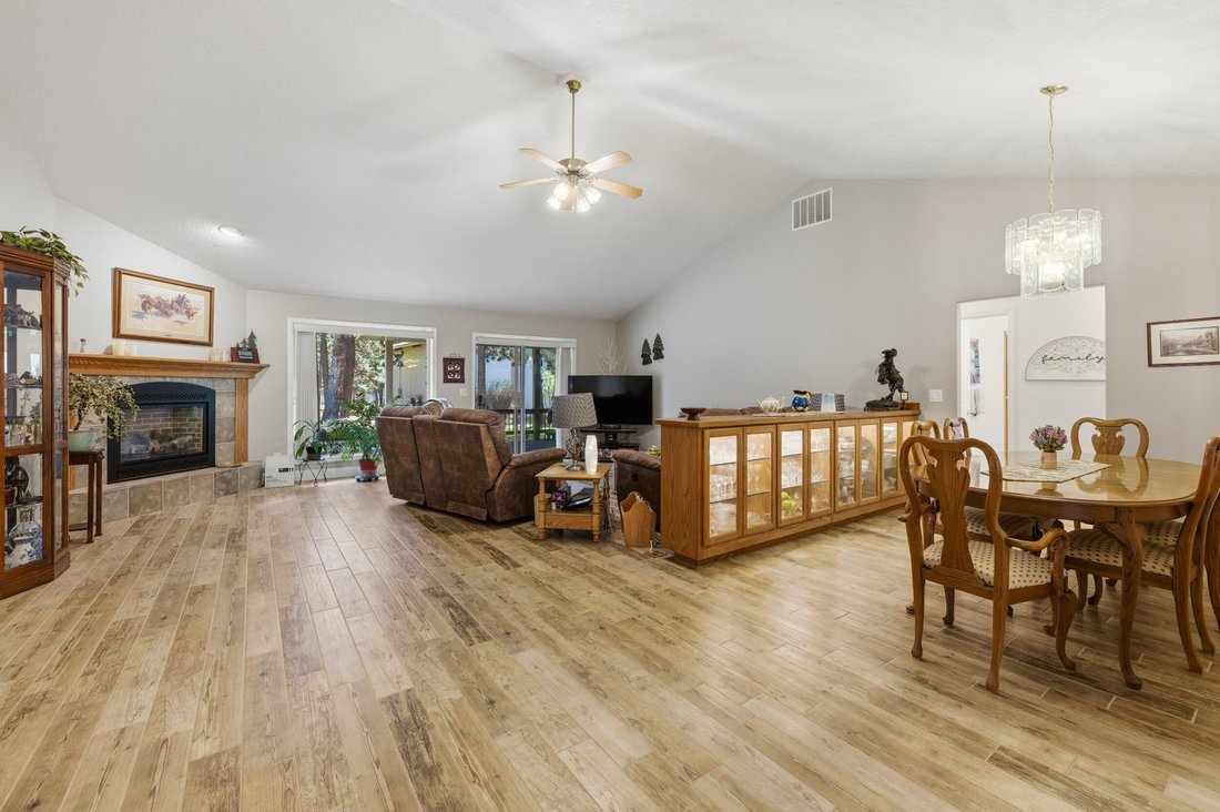 House in La Pine, Oregon, United States 3 - 17872659