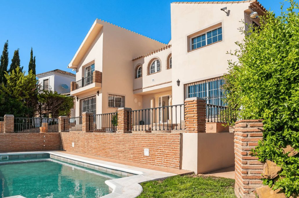 Villa in Estepona, Andalusia, Spain 1 - 17879482