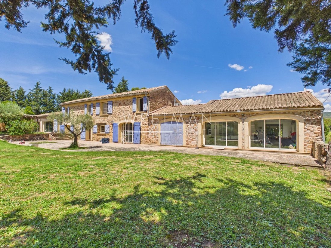 Farm Ranch in La Motte, Provence-Alpes-Côte d'Azur, France 2 - 17873614