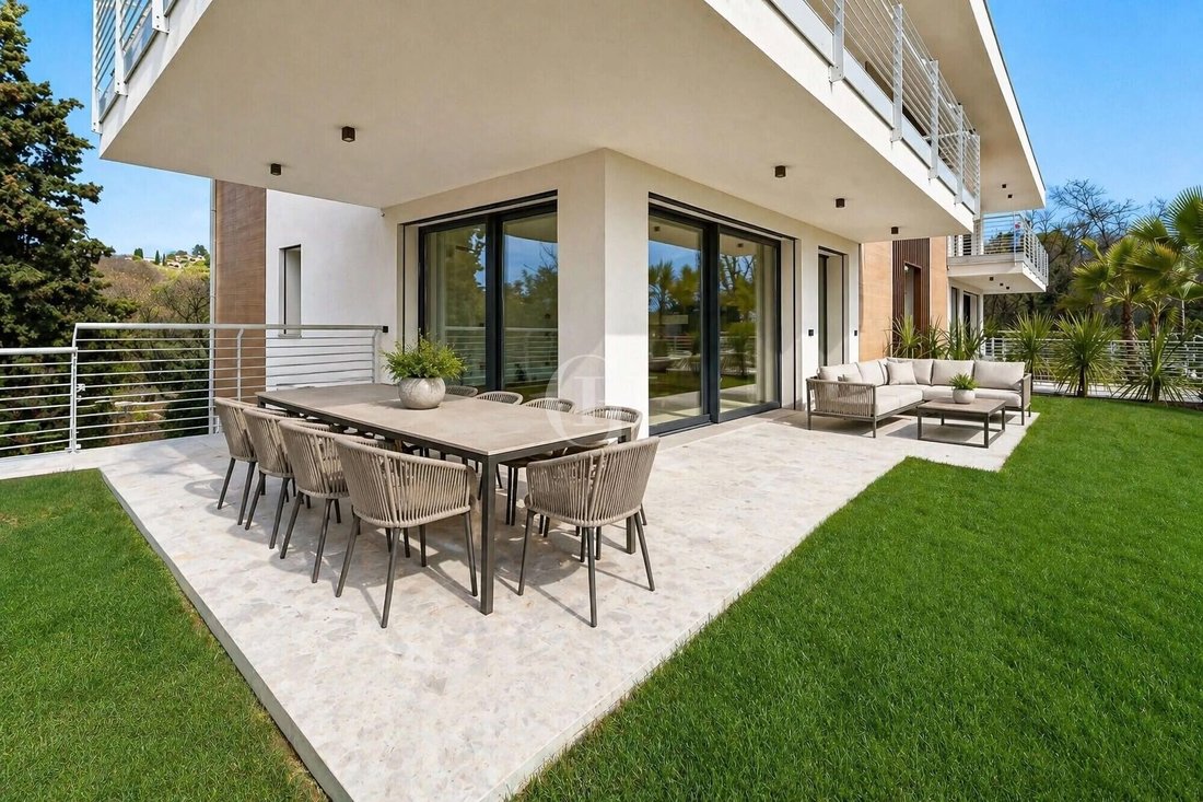 Apartment in Historic Center, Padenghe sul Garda, Lombardy 4 - 17884047