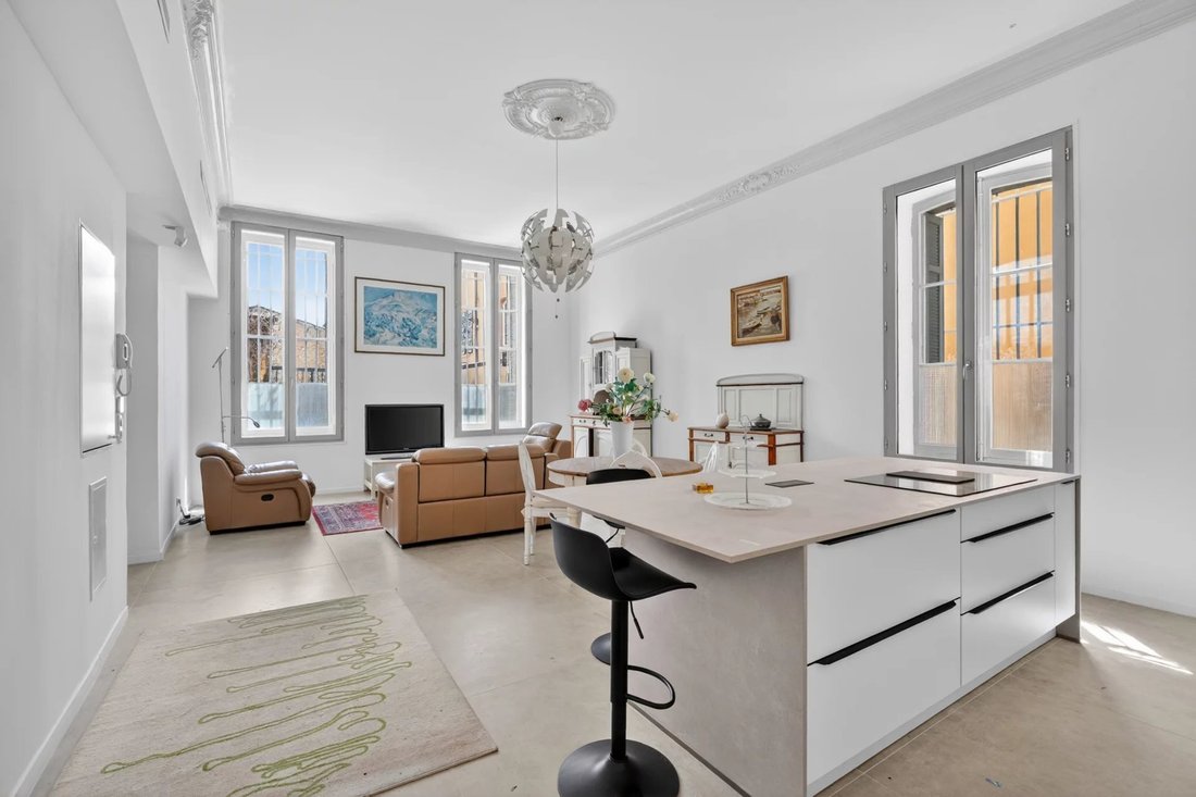Apartment in Comtale-Cente-Cours Mirabeau, Aix-en-Provence, France 2 - 17103834