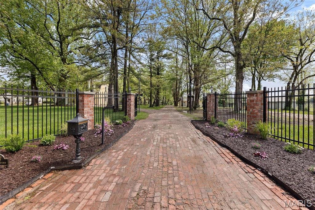 House in Alton, Illinois, United States 3 - 17879013