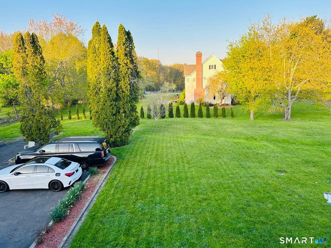 House in Trumbull, Connecticut, United States 3 - 17883895