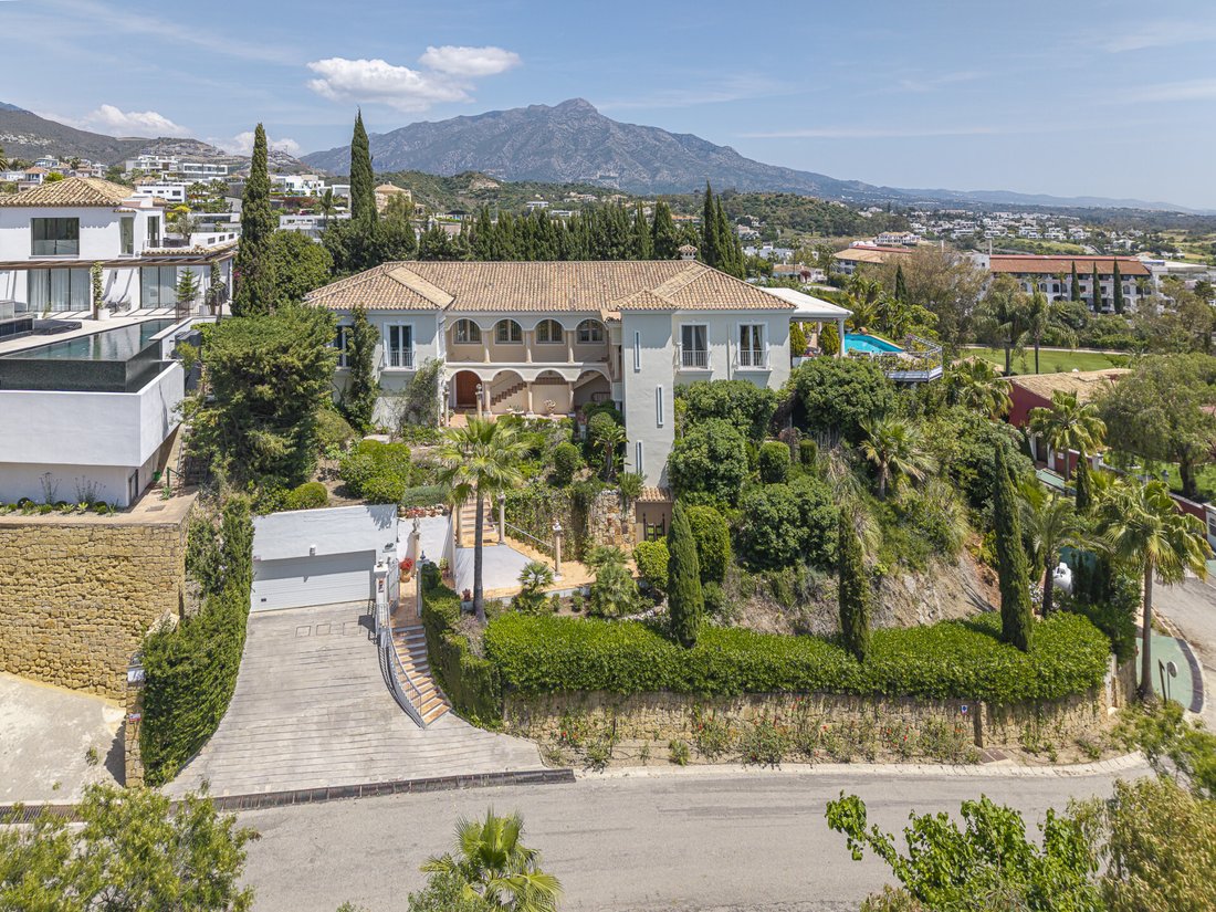 Villa in La Quinta, Benahavis, Andalusia 4 - 17880854
