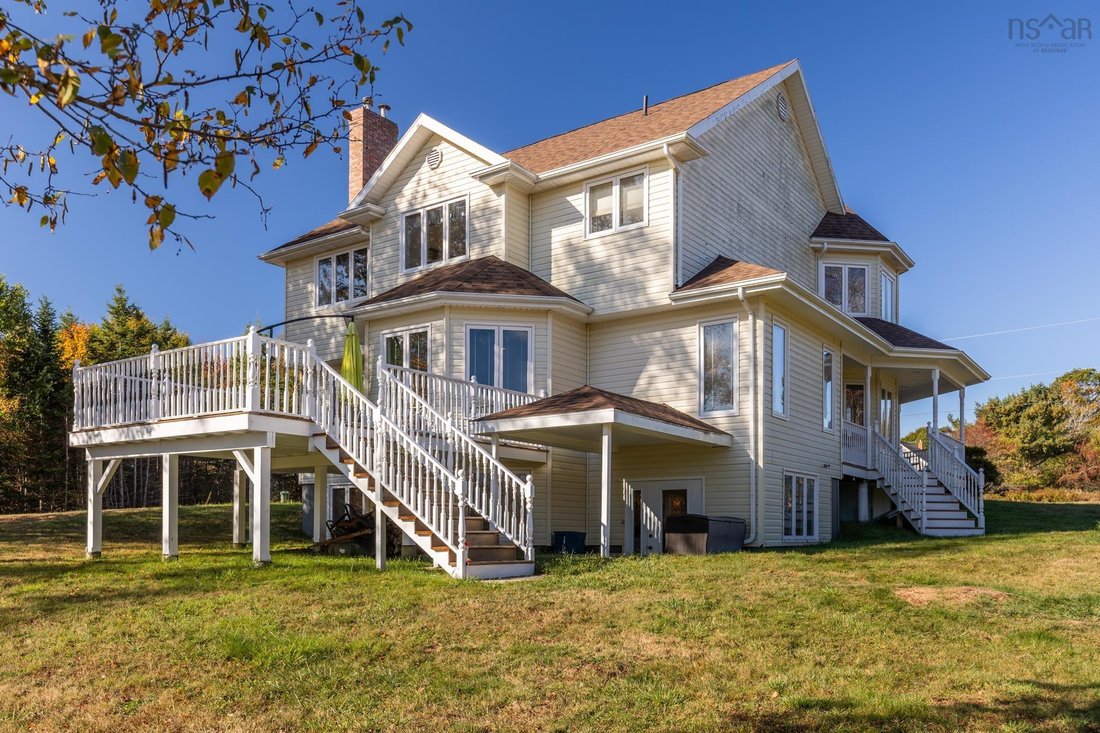 House in Yarmouth, Nova Scotia, Canada 2 - 17876139