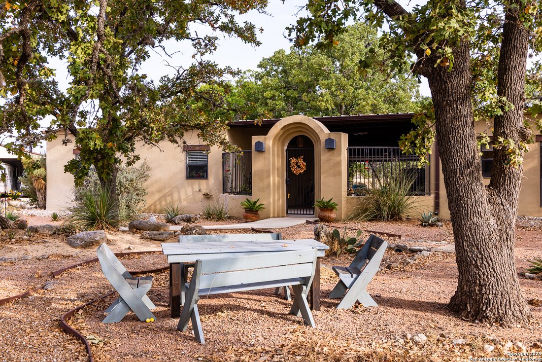 House in Medina, Texas, United States 4 - 17874178