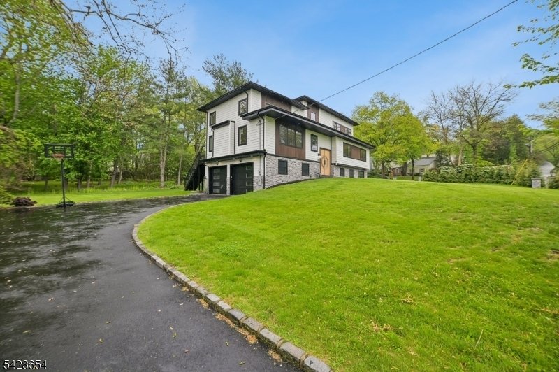 House in Millburn, New Jersey, United States 3 - 17886653