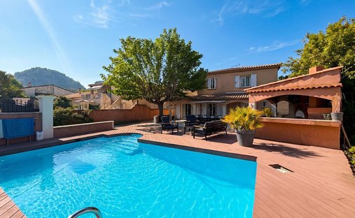 House in Biver, Gardanne, France 1