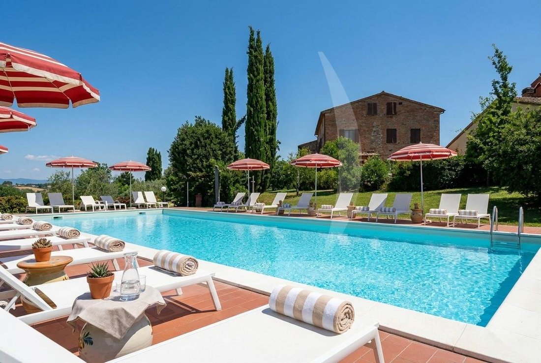 Farm Ranch in Montepulciano, Tuscany, Italy 1 - 12378214
