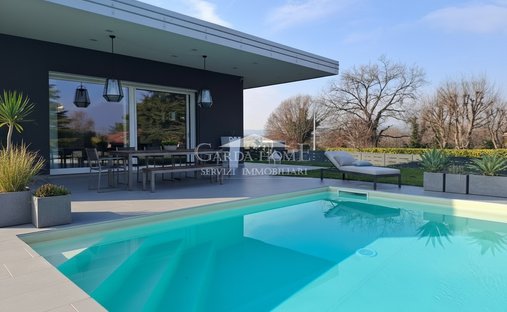 Villa in Manerba del Garda, Lombardy, Italy 1