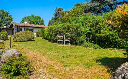 Villa in Hill Zone, Padenghe sul Garda, Lombardy 1