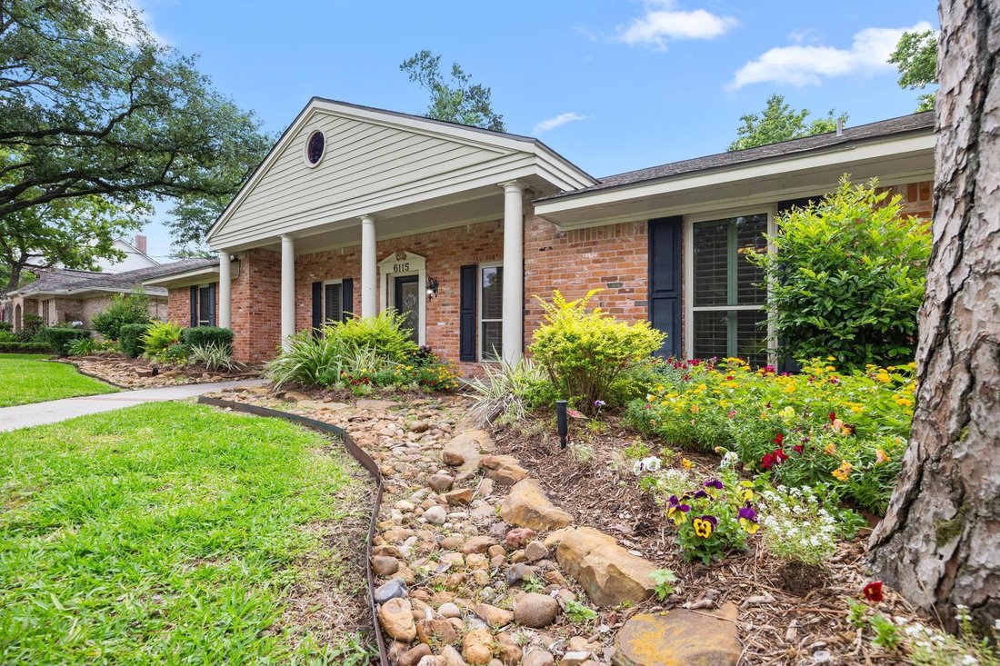 House in Houston, Texas, United States 4 - 17876764