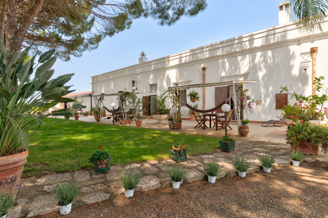 Estate in Ginosa, Apulia, Italy 1 - 17879510